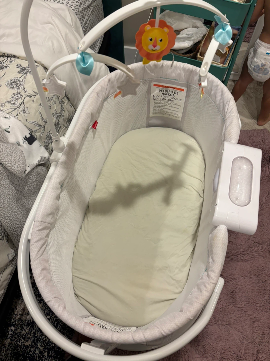 Fisher-Price Soothing Motions Bassinet - Windmill Style