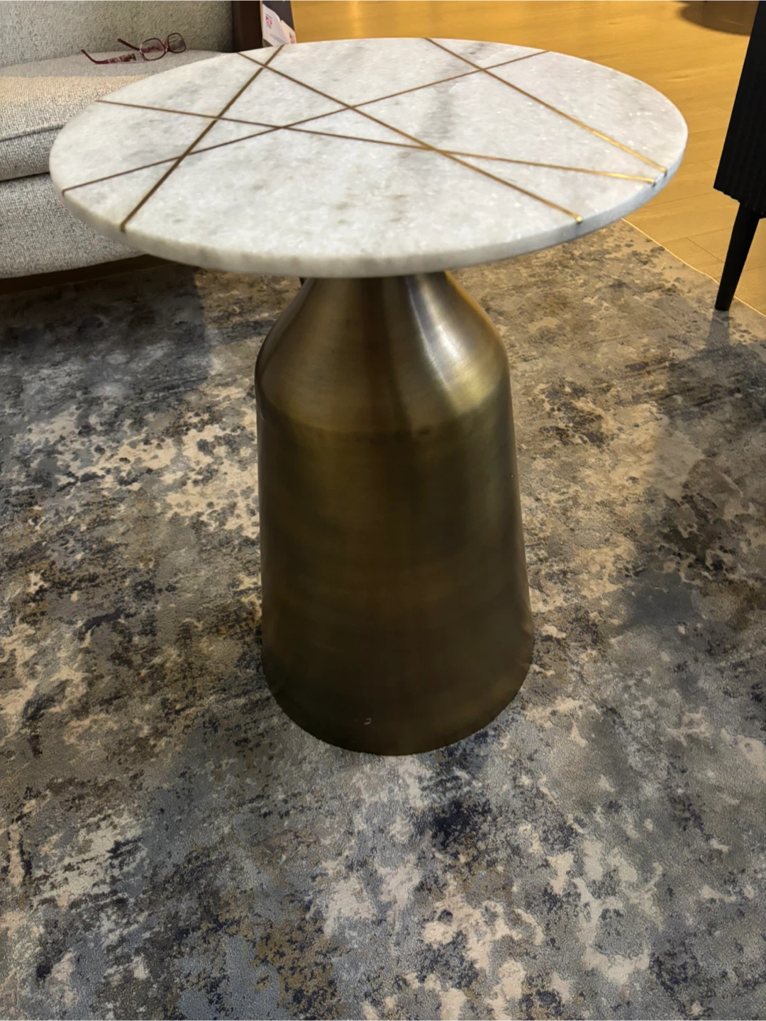 Round Marble Top Side Table - photo 3