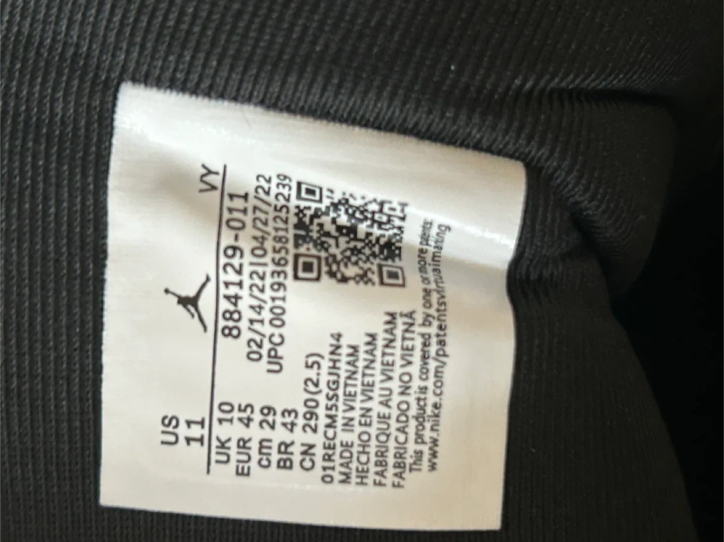 Jordan 13 Black cats - Size 11 image indicator(3)