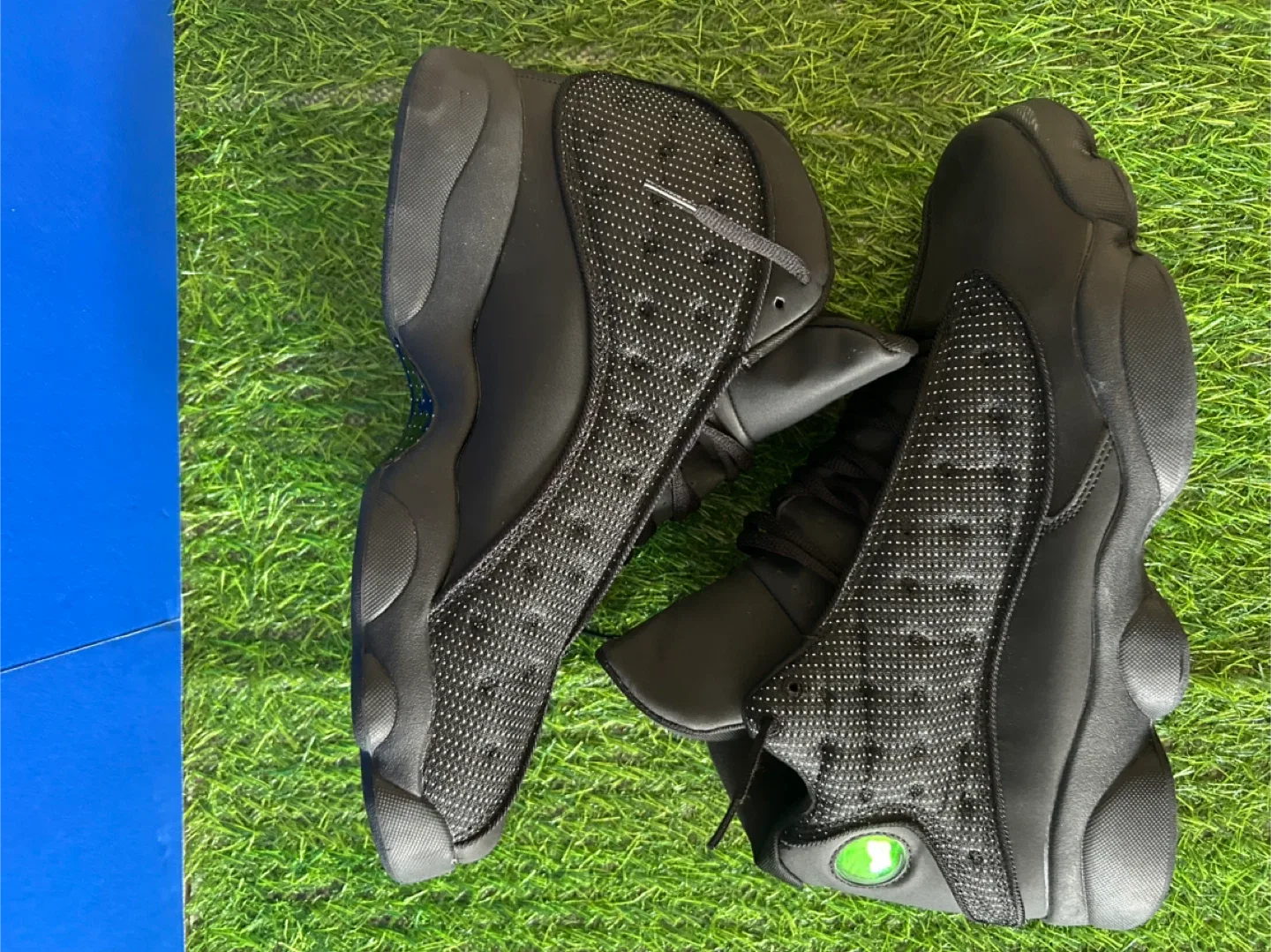 Jordan 13 Black cats - Size 11 image indicator(2)