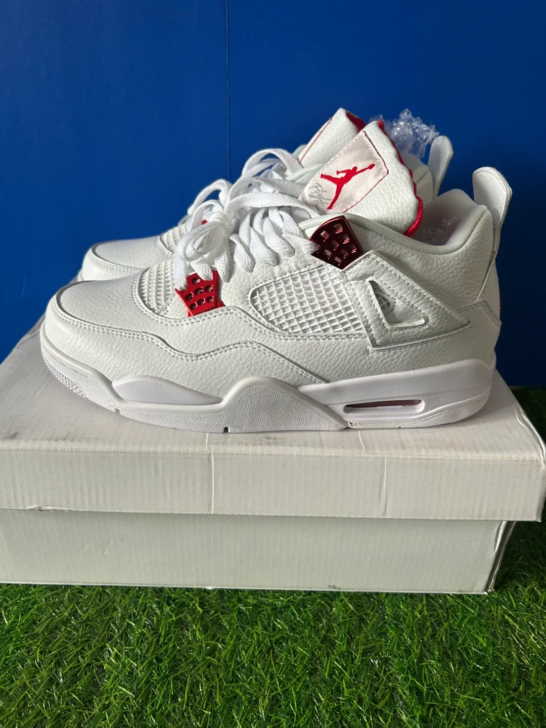 New Air Jordan 4 Retro White/Red Size 9.5 image indicator(2)