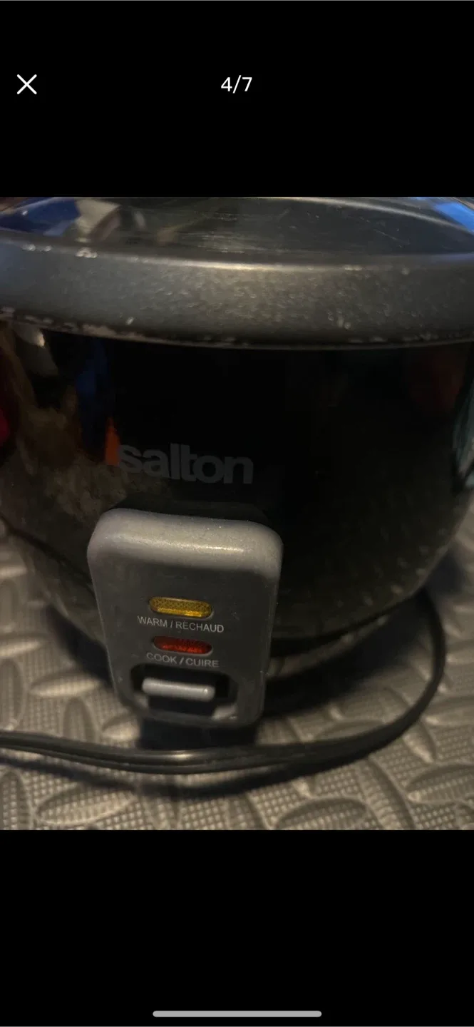 Salton Rice Cooker - Used Condition thumbnail