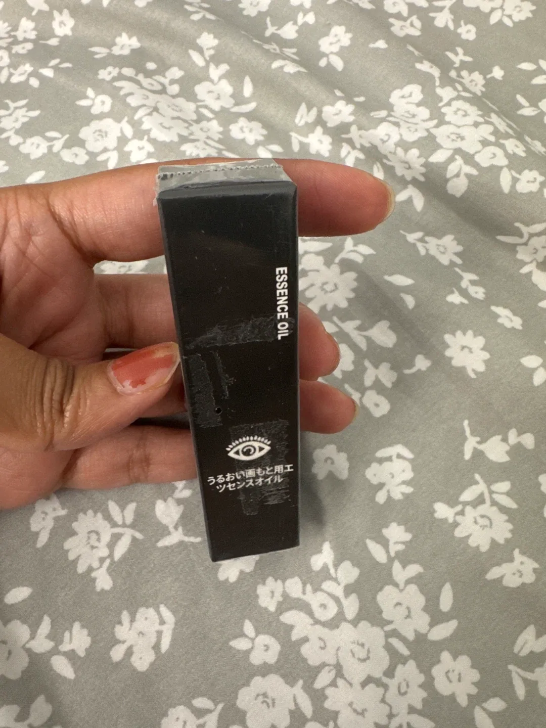 Castor oil for under eye roller thumbnail