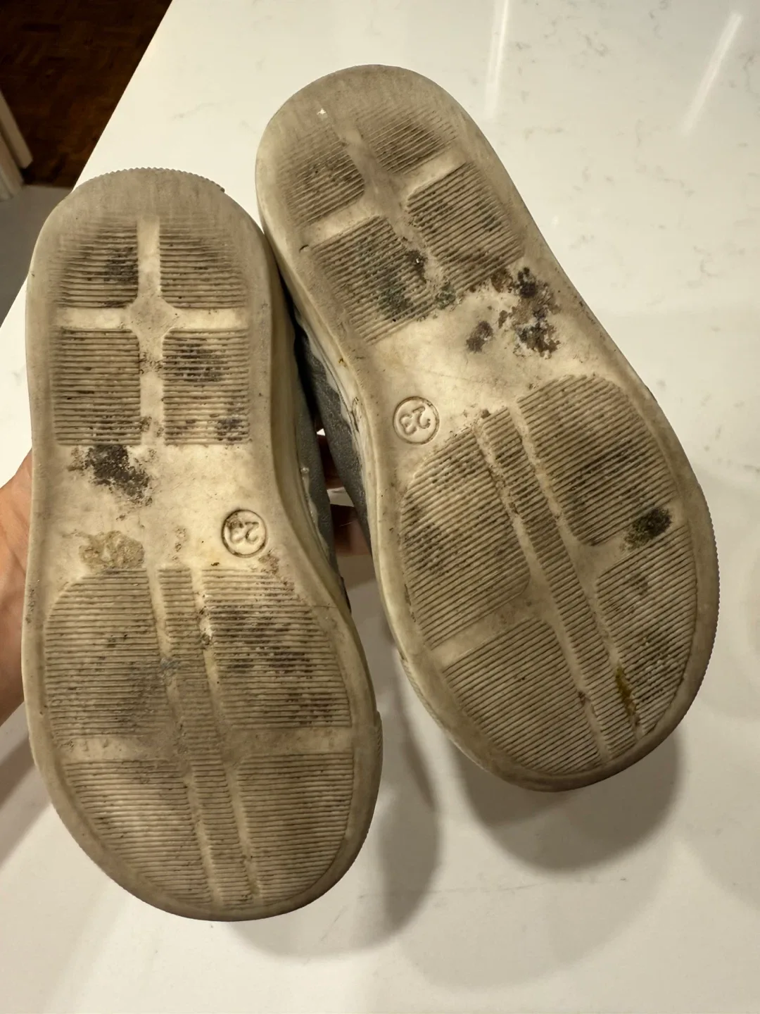 Chloe Silver Leather Velcro Sneakers - Size 23 image indicator(4)