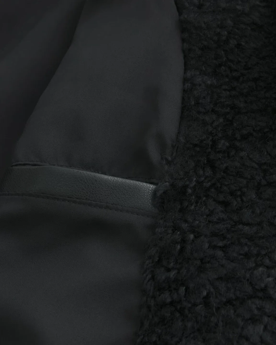 Hollister black fall Sherpa jacket size XS/s image indicator(5)