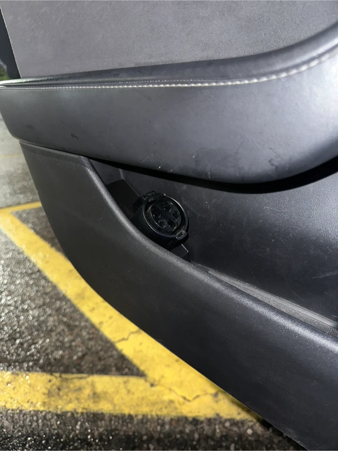 Tesla model 3  adapter j1772 holder - 3D printed image indicator(4)