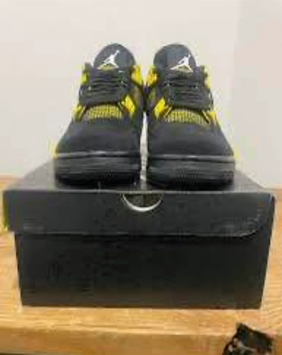 Jordan 4 Retro Black Thunder thumbnail