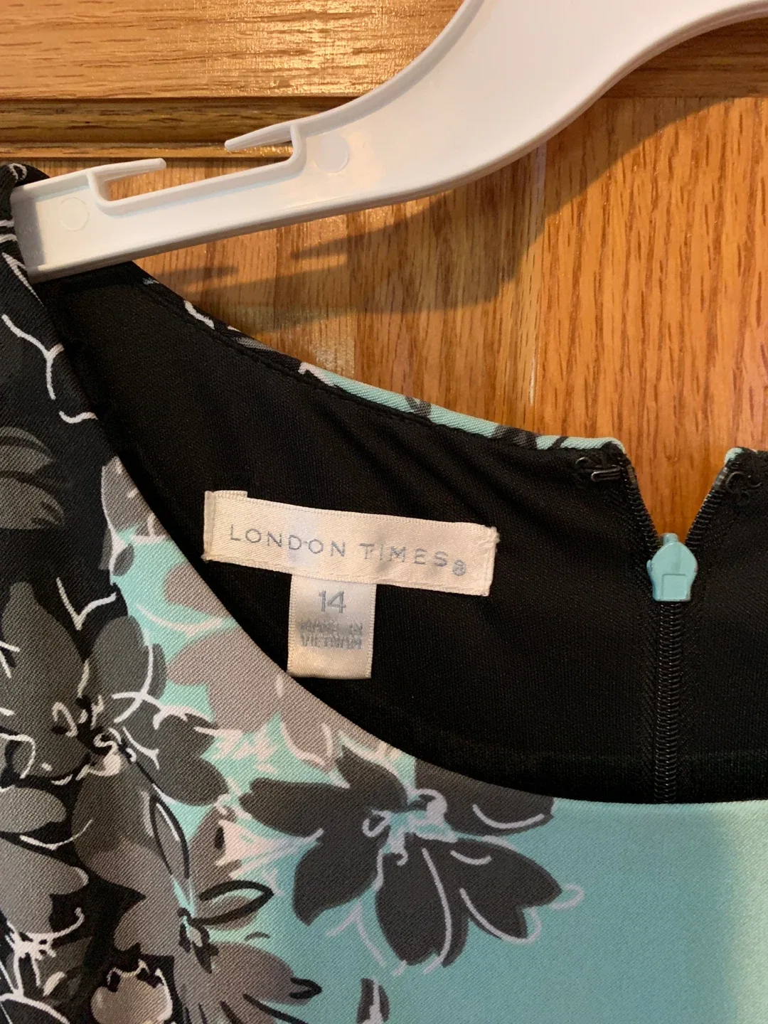 London Times Floral Dress - Size 14 image indicator(2)