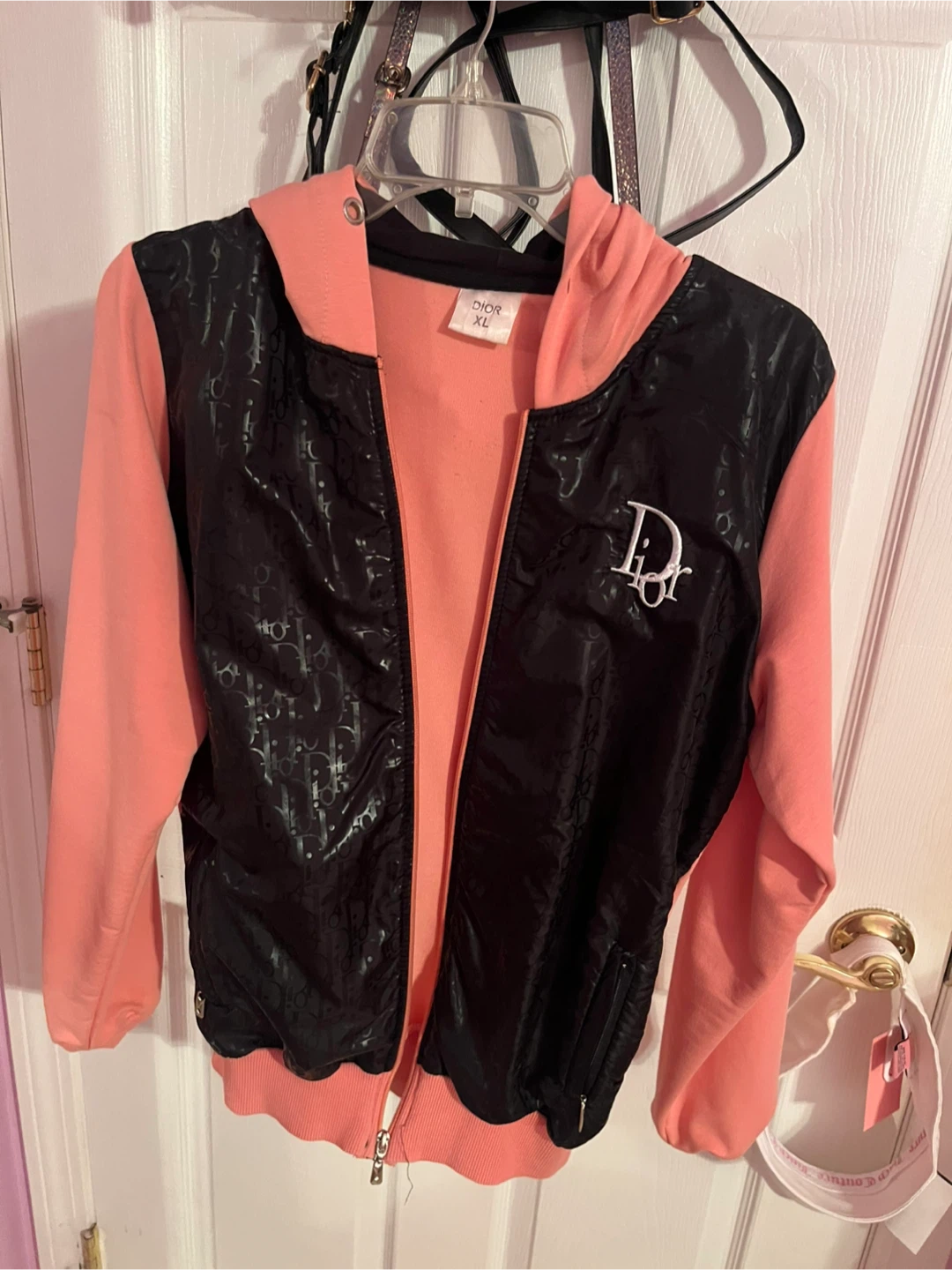 Women’s fashion D Top with Hoodie!!!!