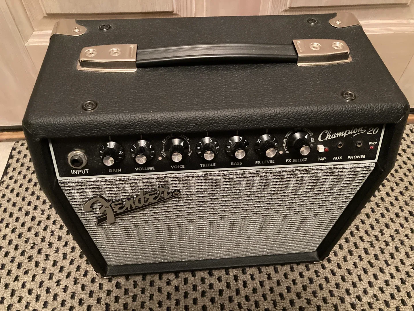 Fender Champion 20 Guitar Amplifier image indicator(5)