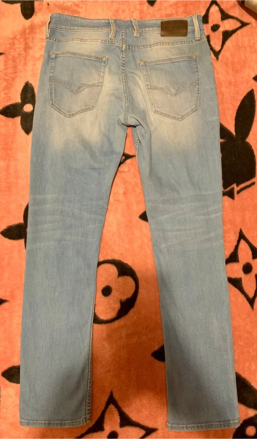 Guess Ripped Jeans - Light Wash image indicator(2)