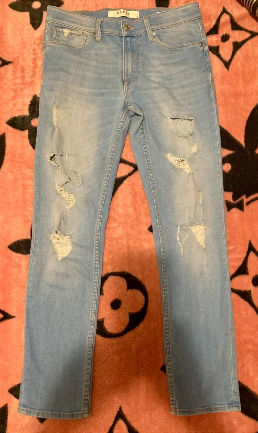 Guess Ripped Jeans - Light Wash