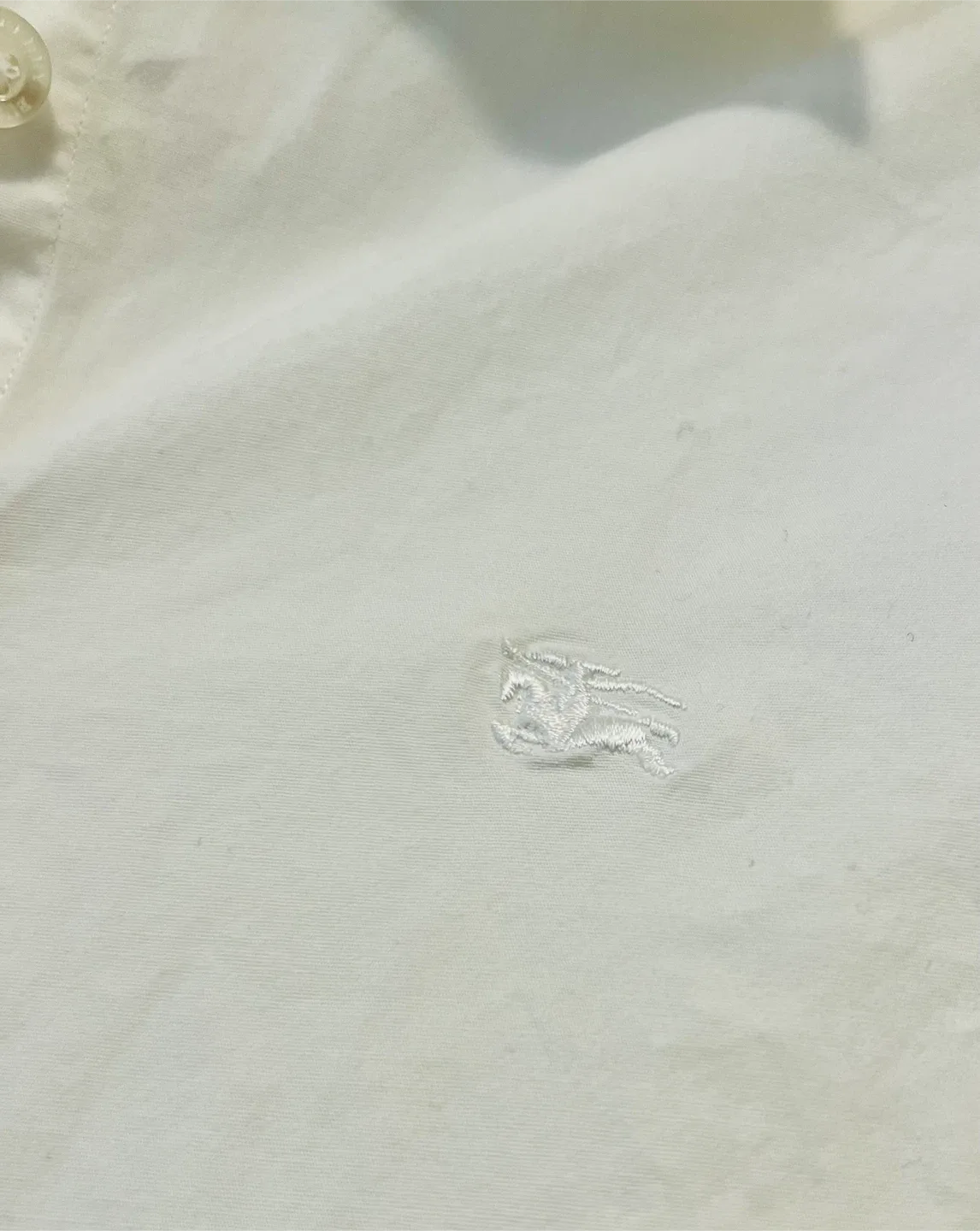 Burberry White Button-Up Shirt - Size S image indicator(5)