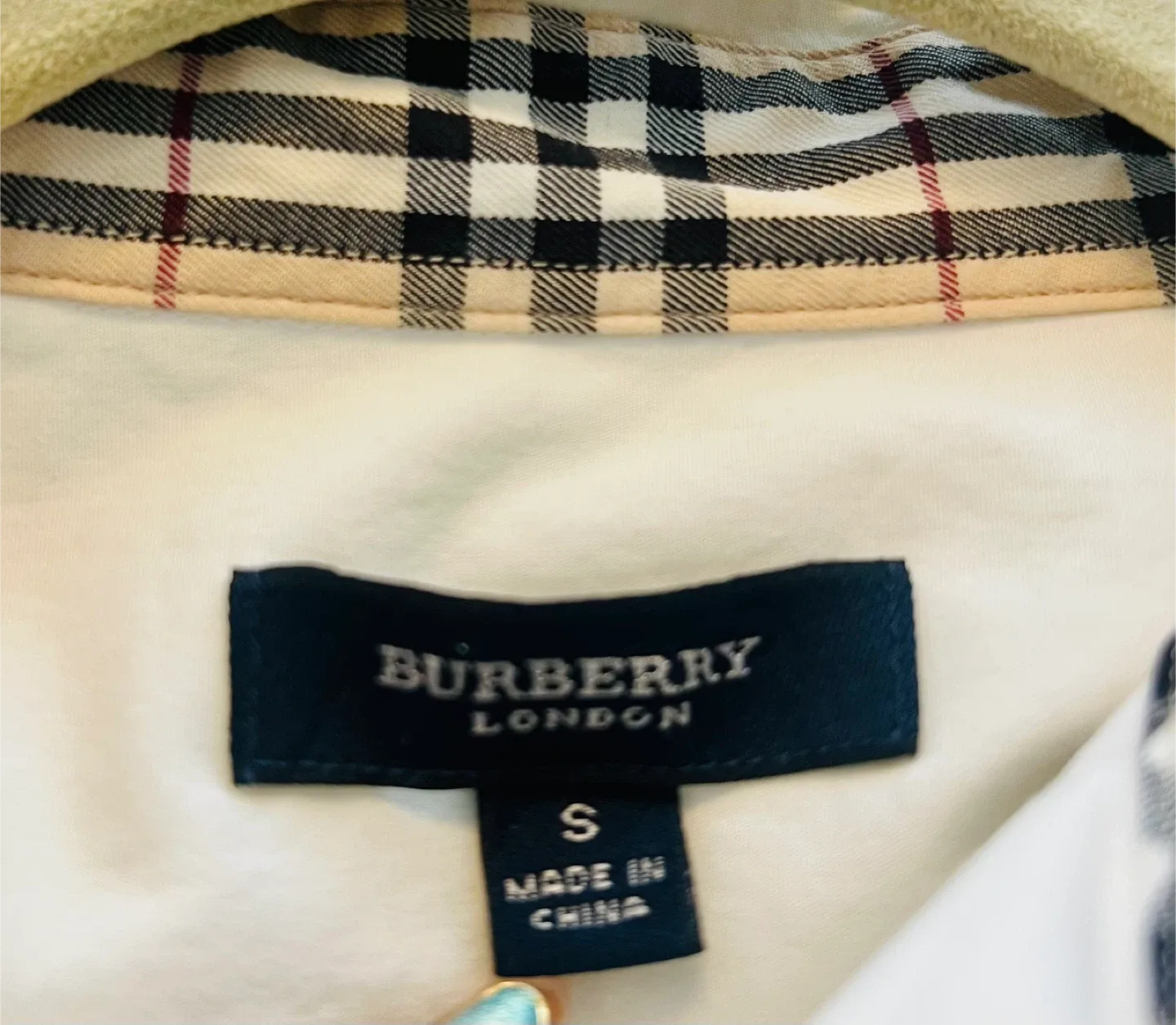 Burberry White Button-Up Shirt - Size S image indicator(2)