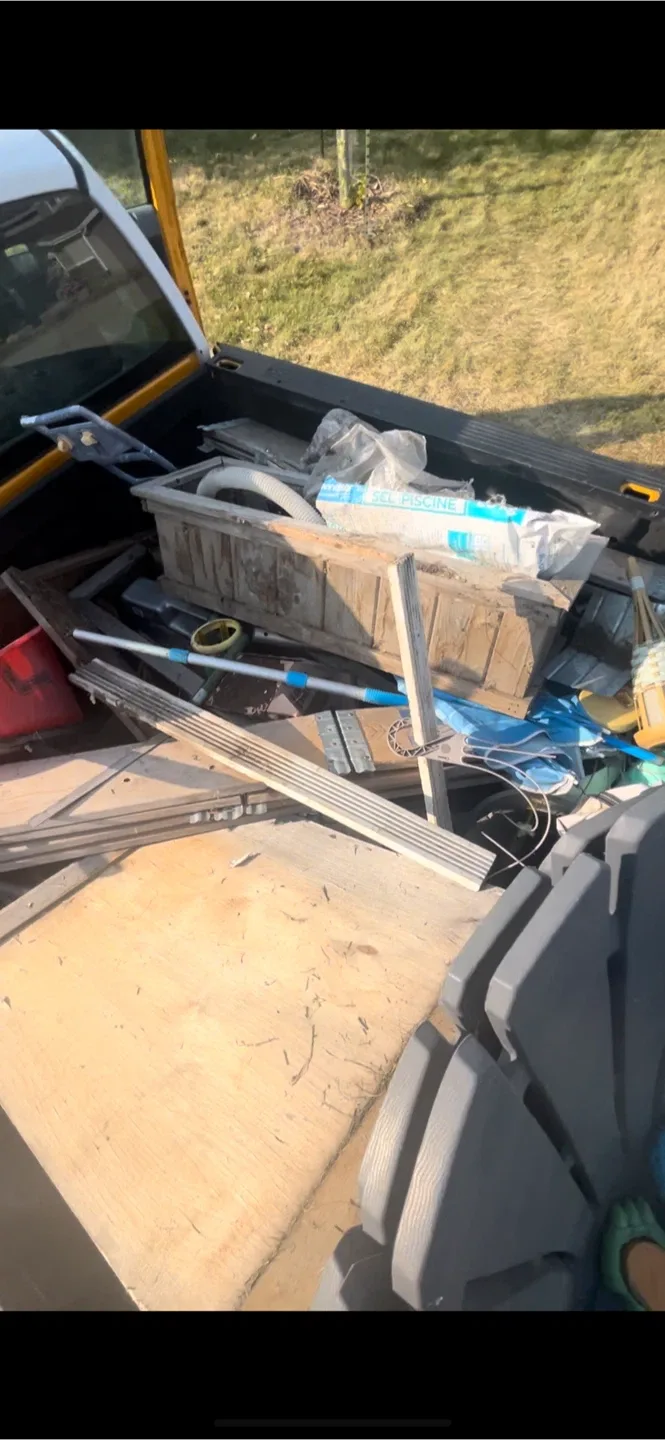 Junk Removal West and Southwest Edmonton image indicator(2)