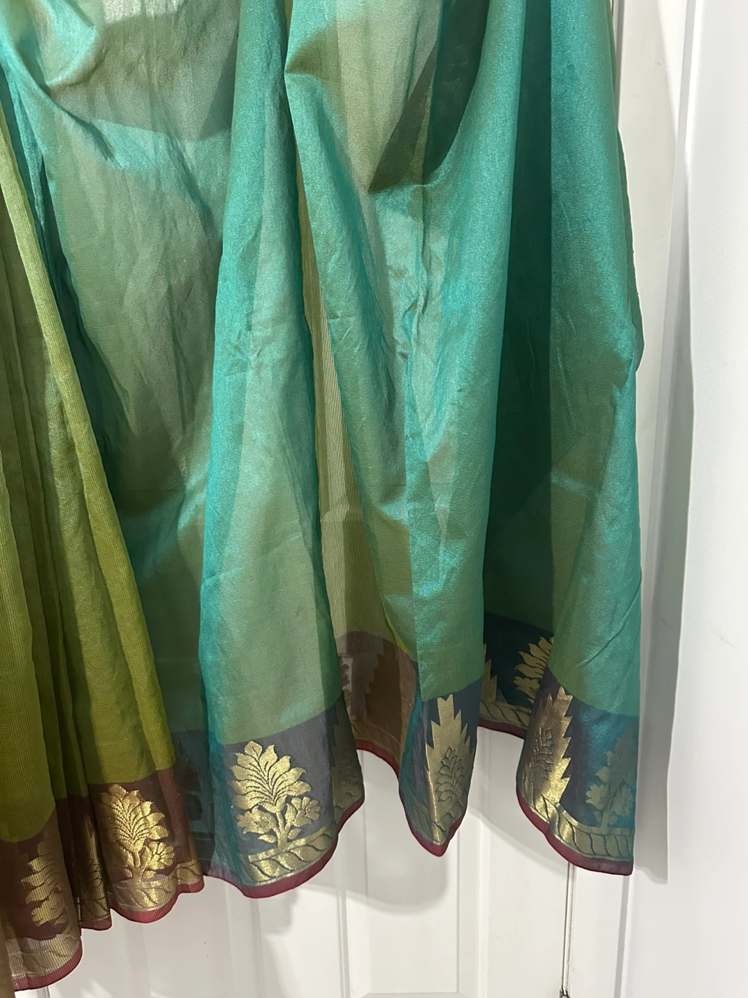Green & Teal Saree with Gold Detail - photo 3
