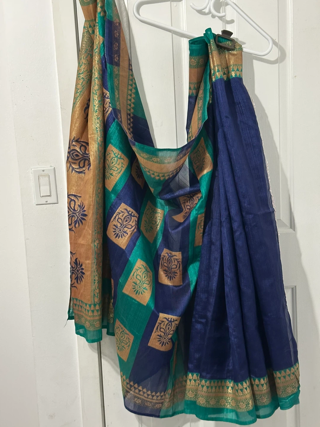 Blue & Green Saree with Gold Detail - photo 3