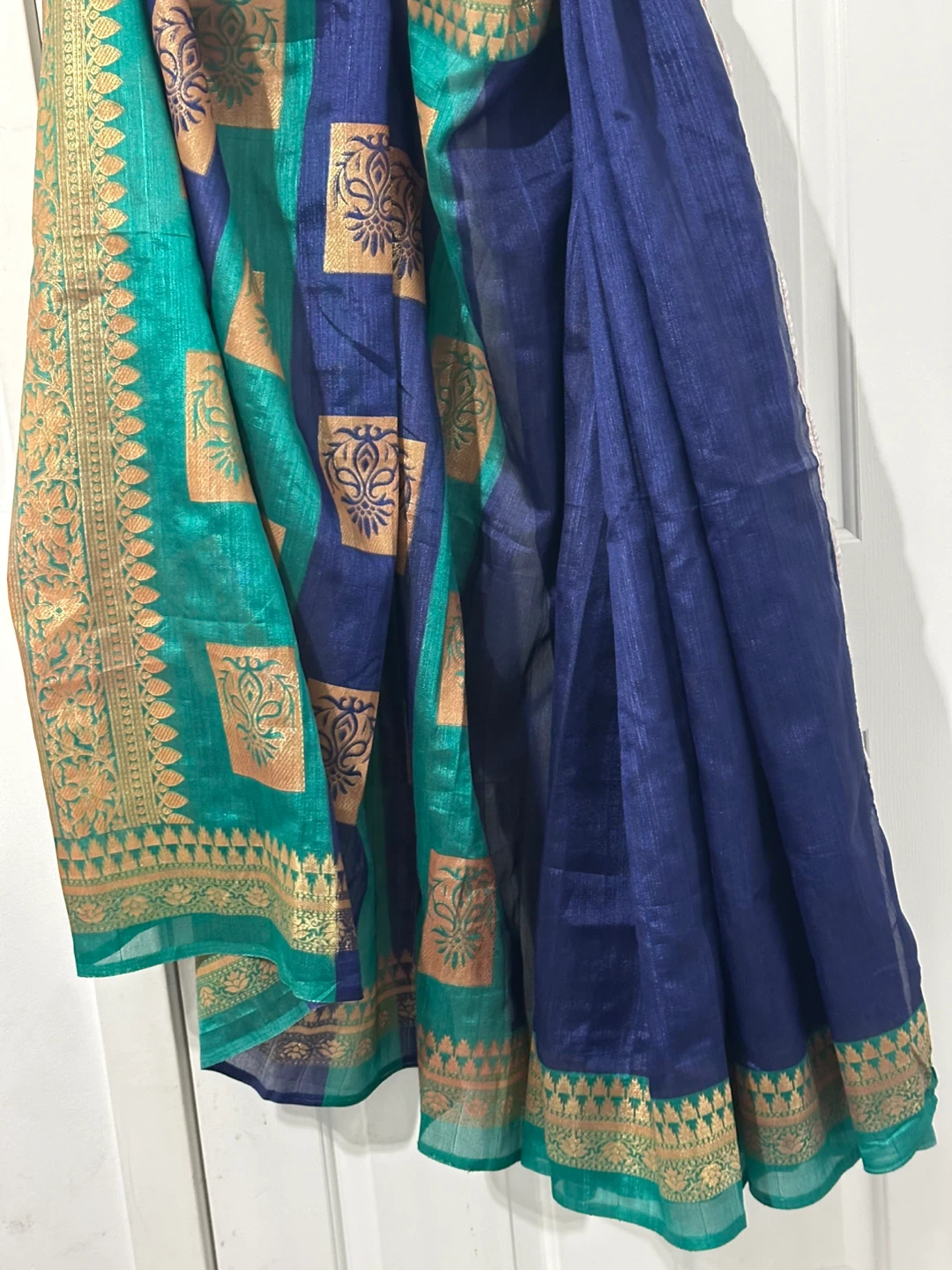 Blue & Green Saree with Gold Detail - photo 4