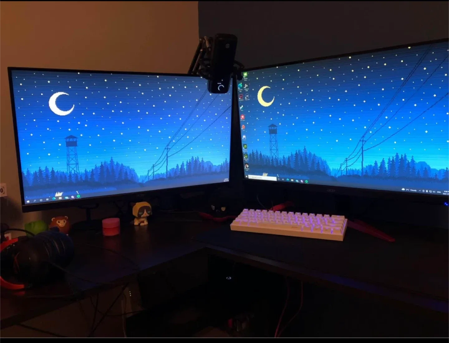 L-Shaped Corner Desk - Perfect for Home Office! image indicator(2)