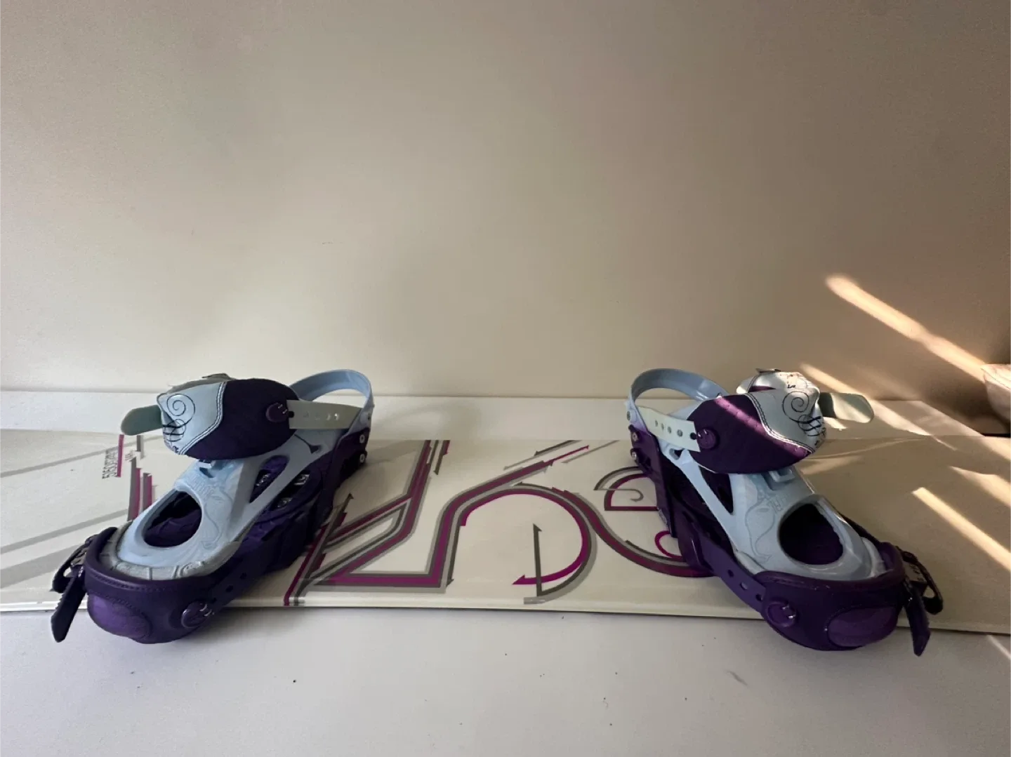 5150 Empress 148cms Snowboard with Forum vintage Bindings thumbnail