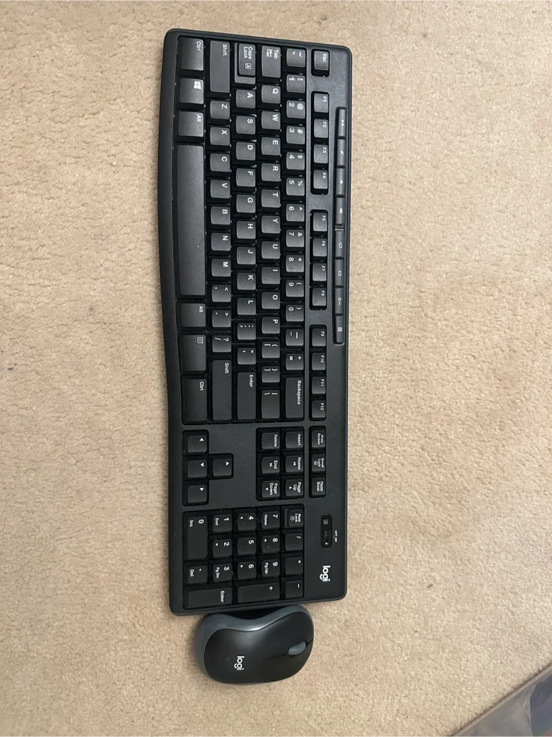 Logitech Wireless Keyboard and Mouse Combo thumbnail