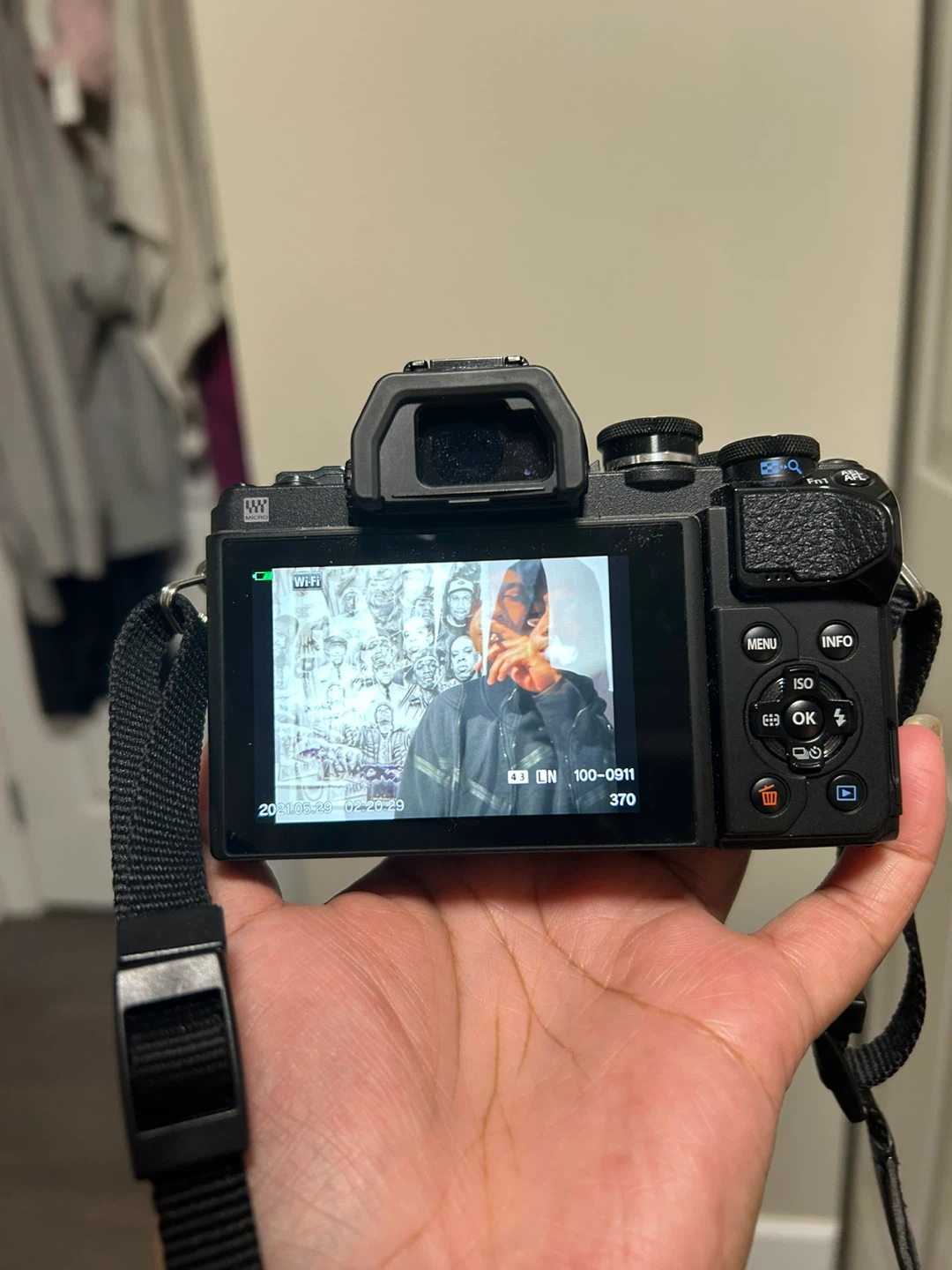 Olympus OM-D Digital Camera with 14-42mm Lens - photo 3