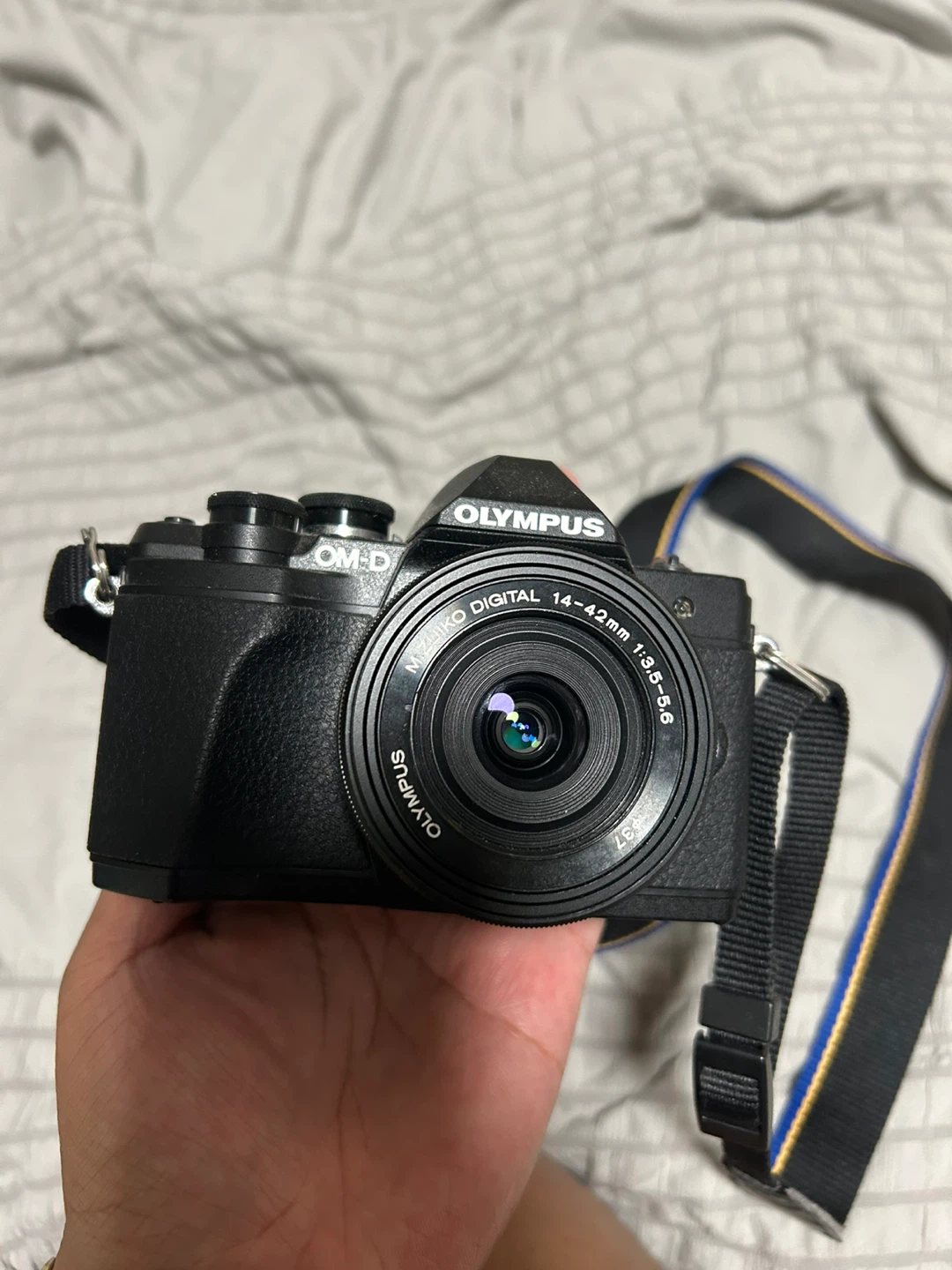 Olympus OM-D Digital Camera with 14-42mm Lens - photo 2