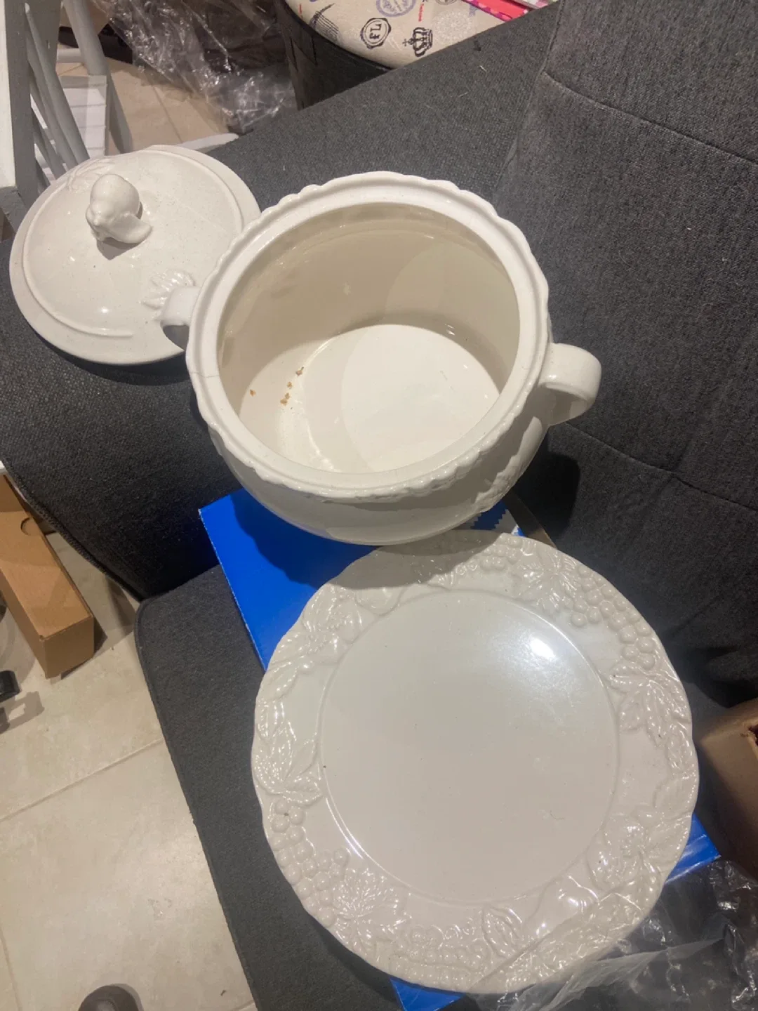 White Ceramic Soup Tureen and Plate Set image indicator(2)