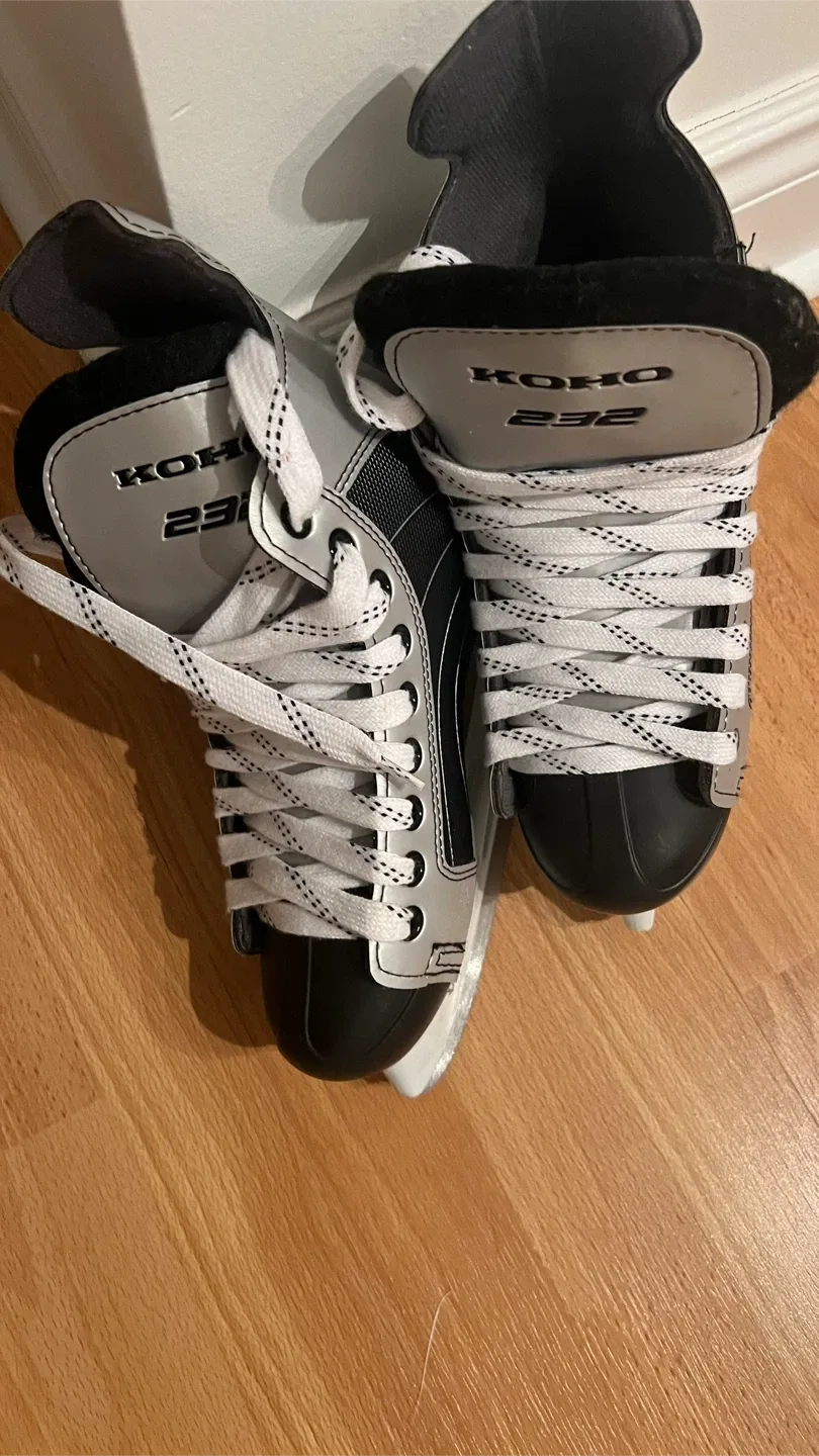 Koho 232 Heat Ice Skates - Size 4 image indicator(2)