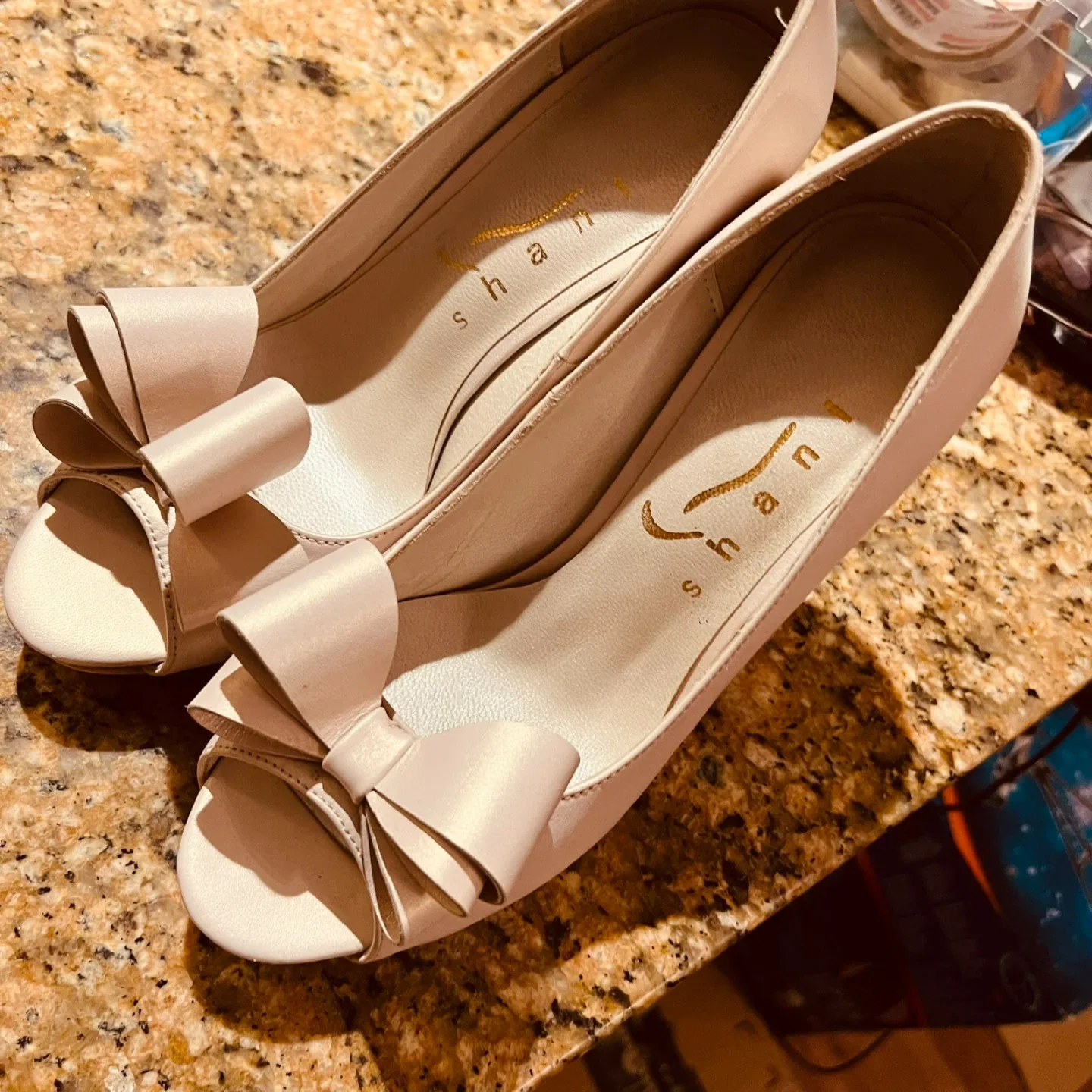 Shani Heels with Bow - Size 7 thumbnail