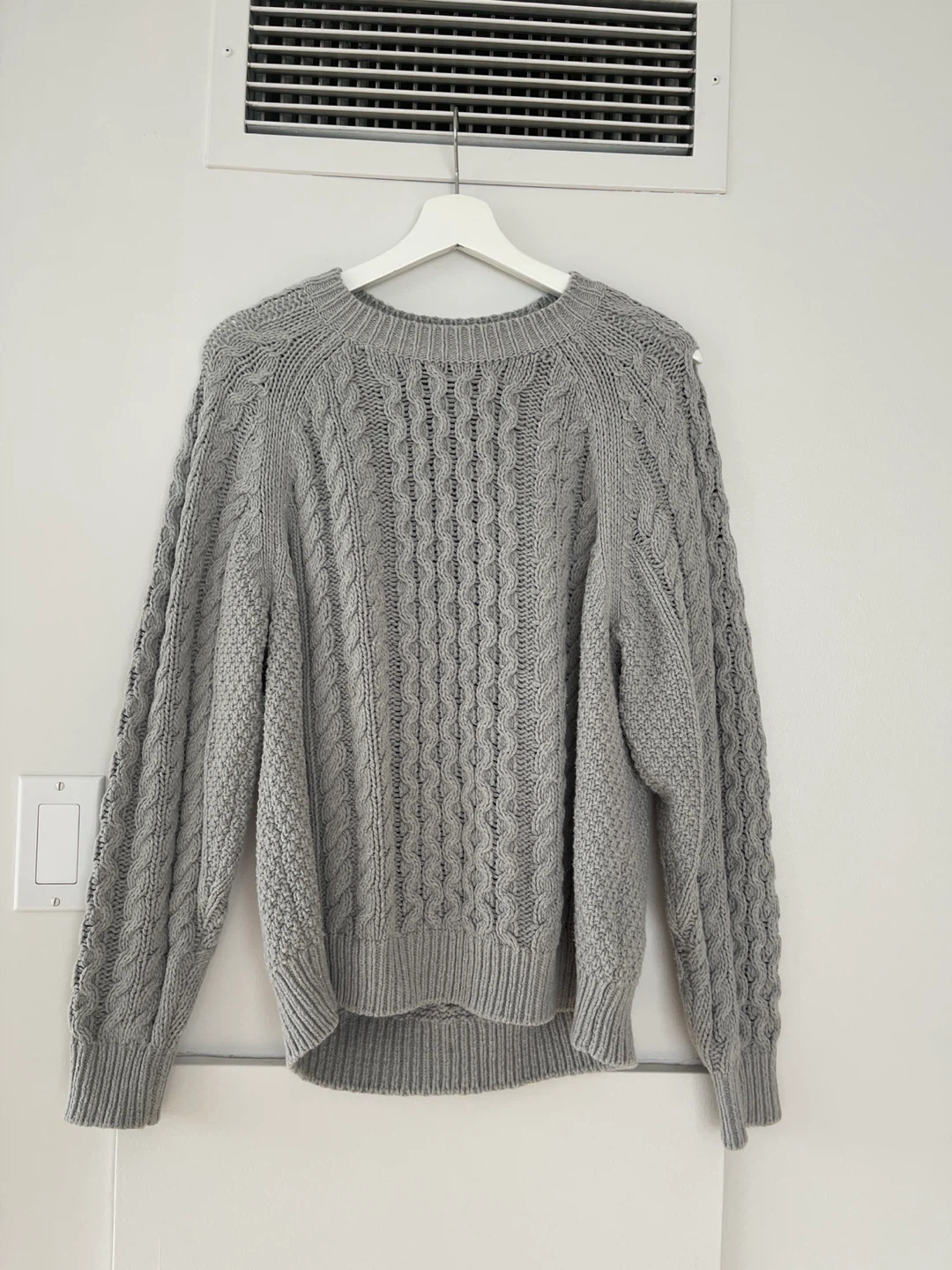 Roots Sporting Goods Grey Cable Knit Sweater - M/M