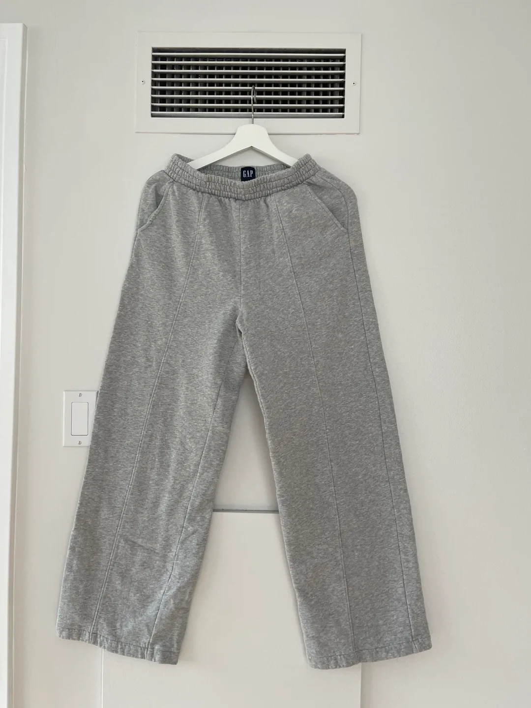 GAP Grey Sweatpants - Size S thumbnail