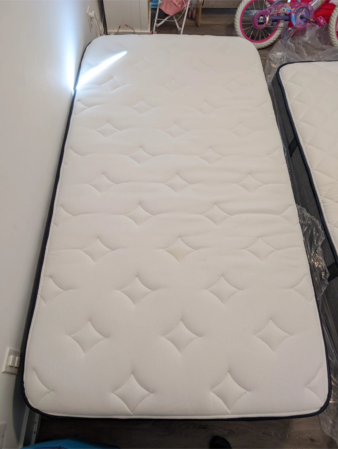 Endy Hybrid Twin Mattress and house bed kids- Gently Used - photo 2