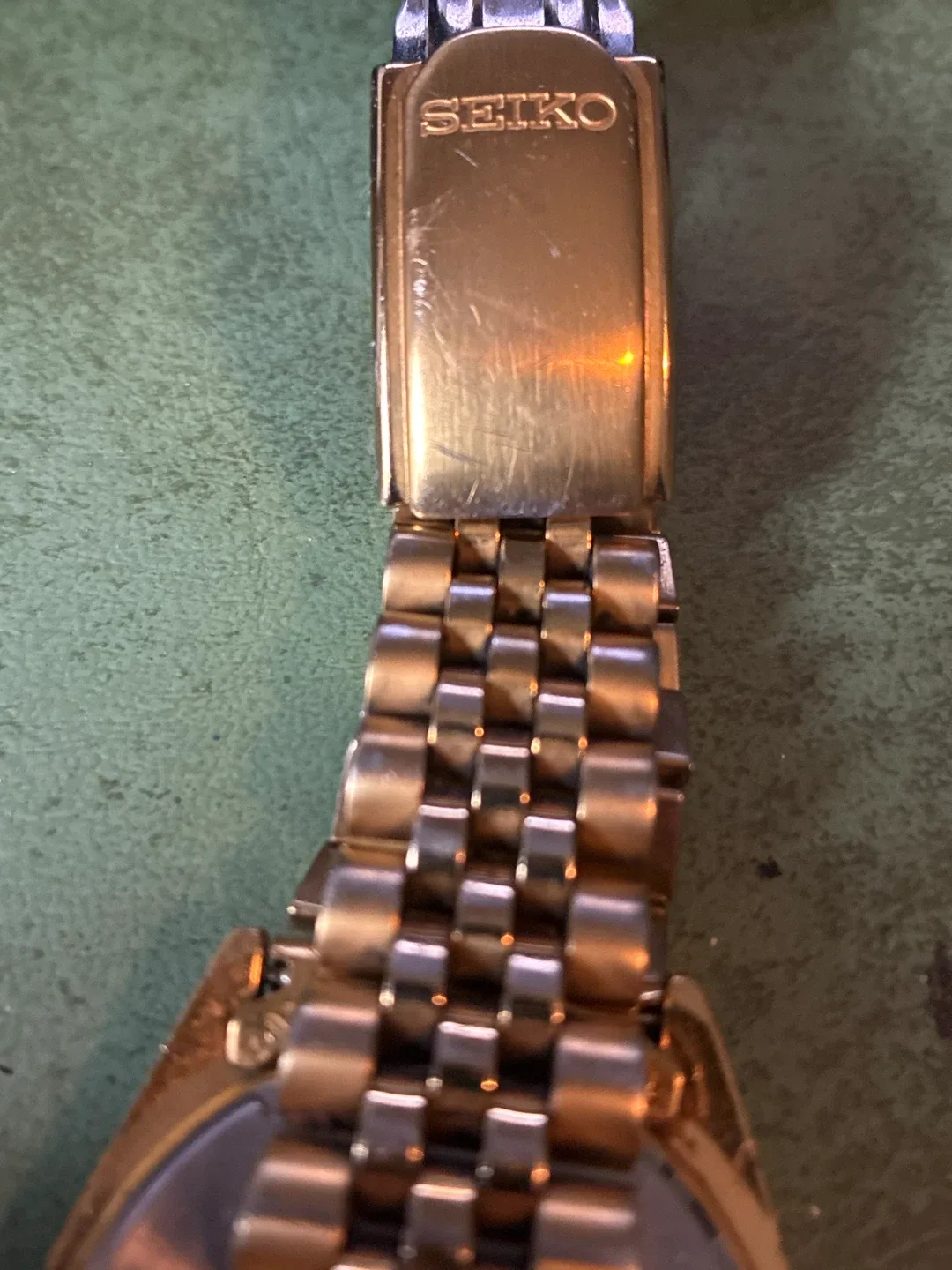 Seiko Quartz Gold Watch image indicator(2)