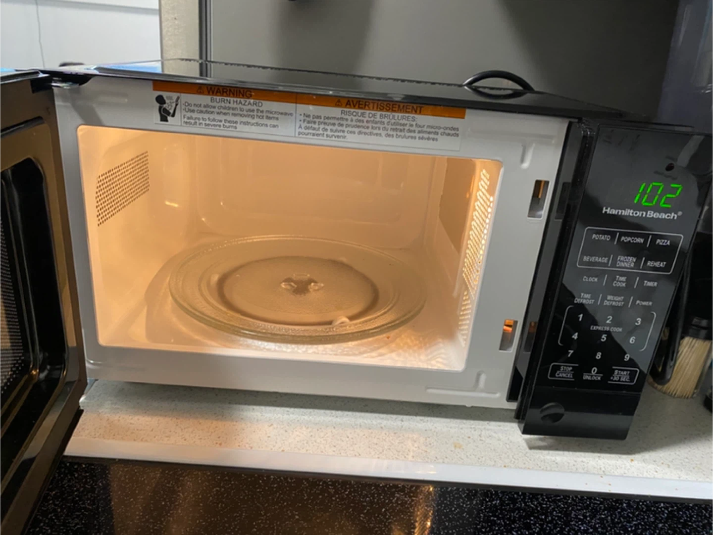 Hamilton Beach Microwave Oven - photo 2
