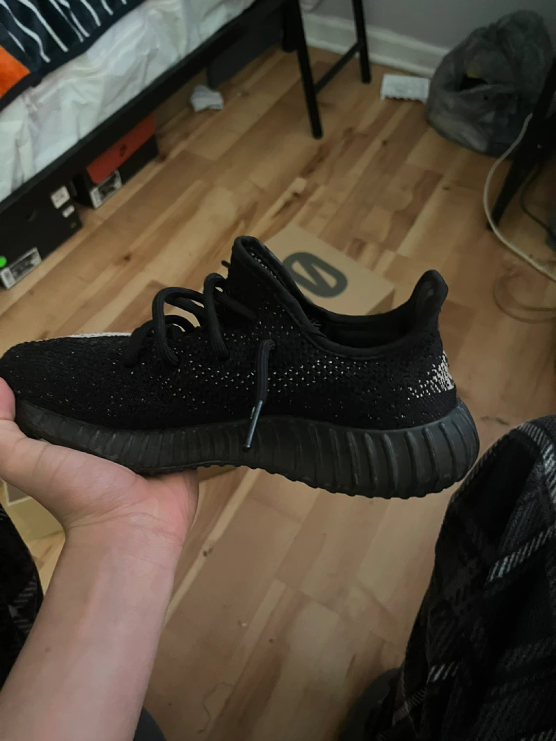 Adidas Yeezy Boost 350 V2 Core Black/White Size 5.5 - photo 2