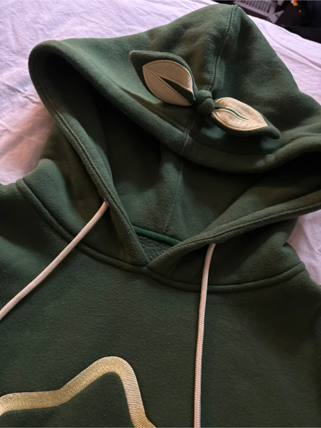 Sykkuno Green Hoodie - Size M image indicator(3)
