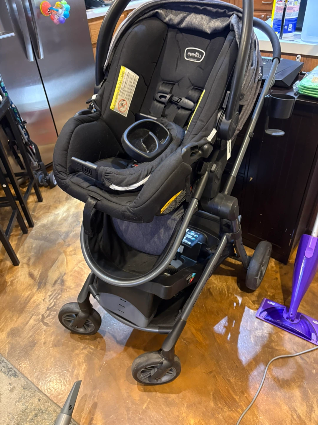 Evenflo Pivot Xplore Stroller Wagon & Infant Car Seat
