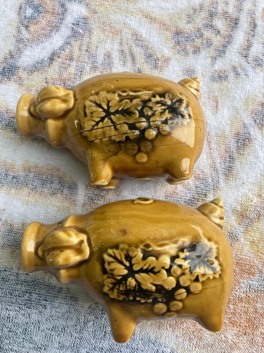Pig Salt and Pepper Shakers thumbnail