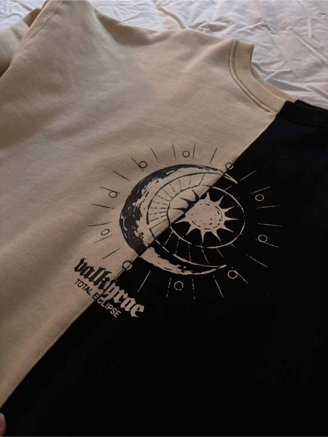 Valkyrae Total Eclipse Colour Block Sweatshirt - Size Small image indicator(2)