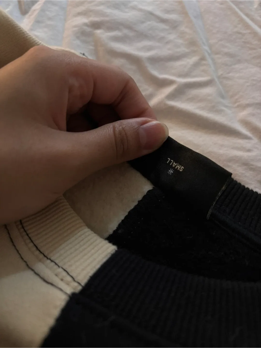 Valkyrae Total Eclipse Colour Block Sweatshirt - Size Small image indicator(4)