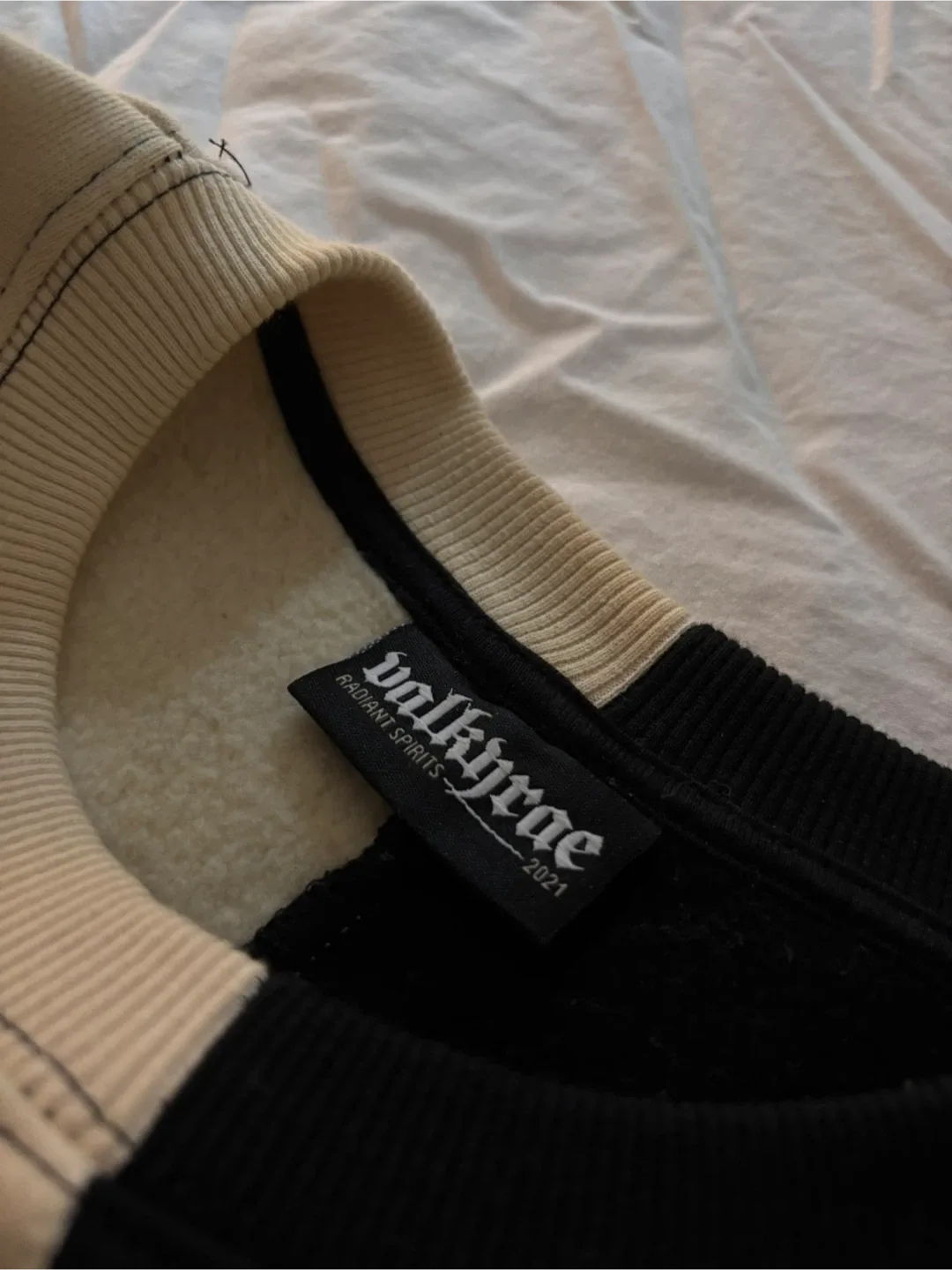 Valkyrae Total Eclipse Colour Block Sweatshirt - Size Small image indicator(3)