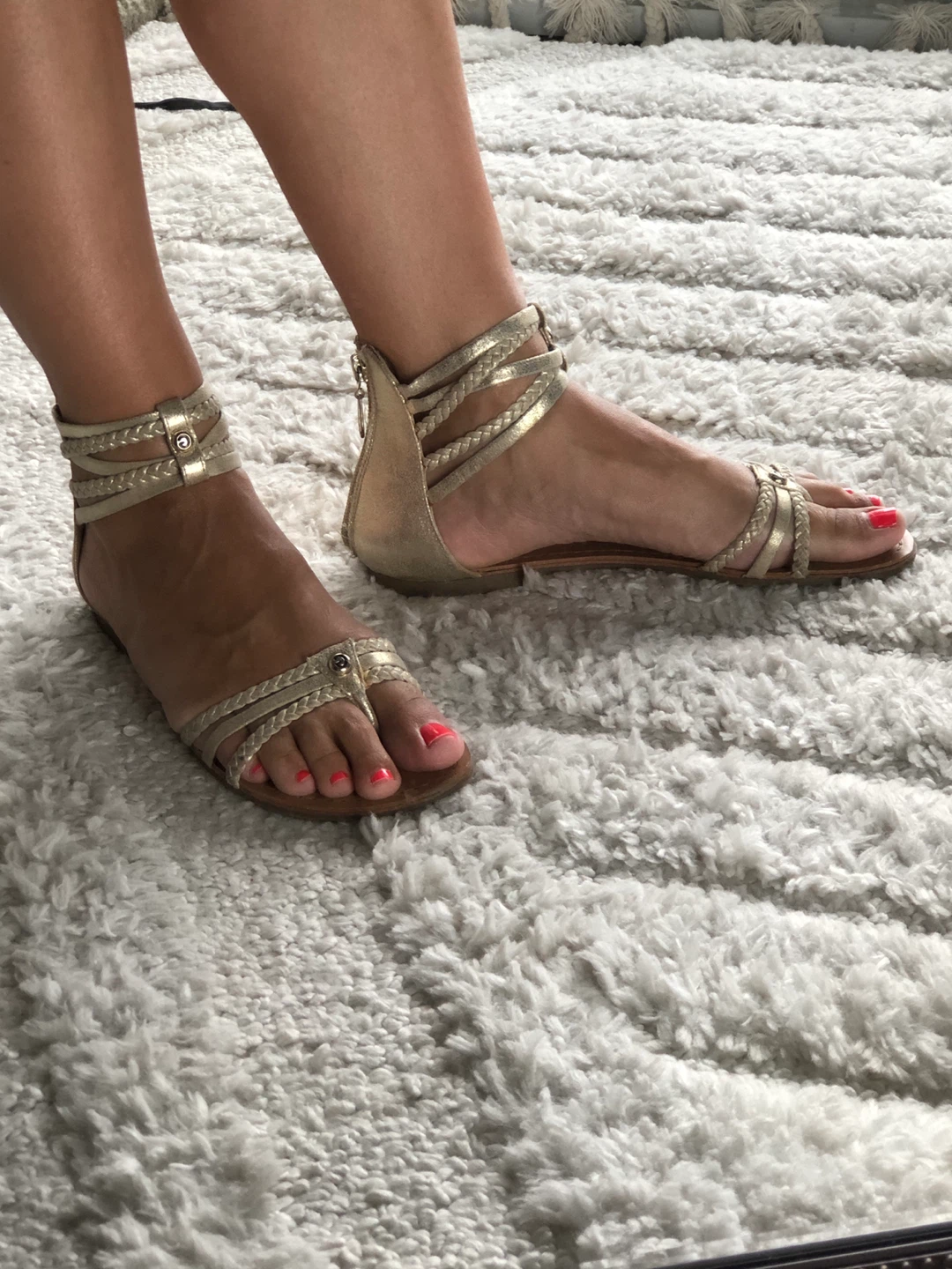 Guess Sandals - Size 8 - photo 2