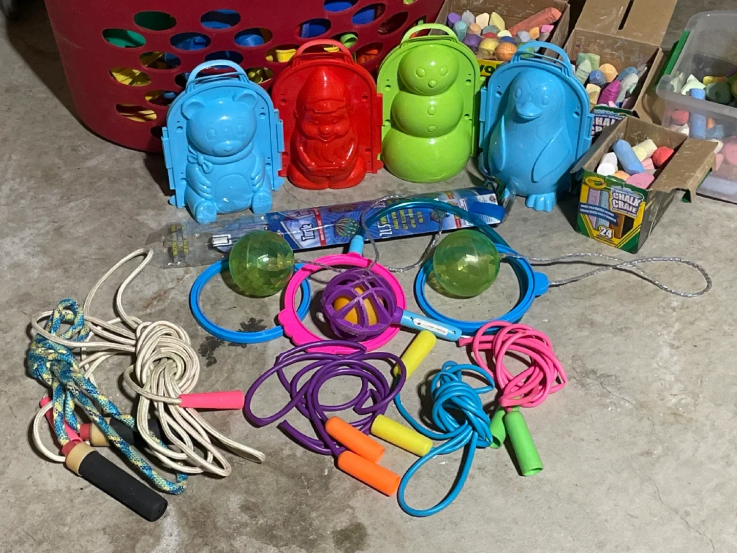 Sand Toys, Chalk, Jump Ropes, kite, snow molds, sk ip its image indicator(2)