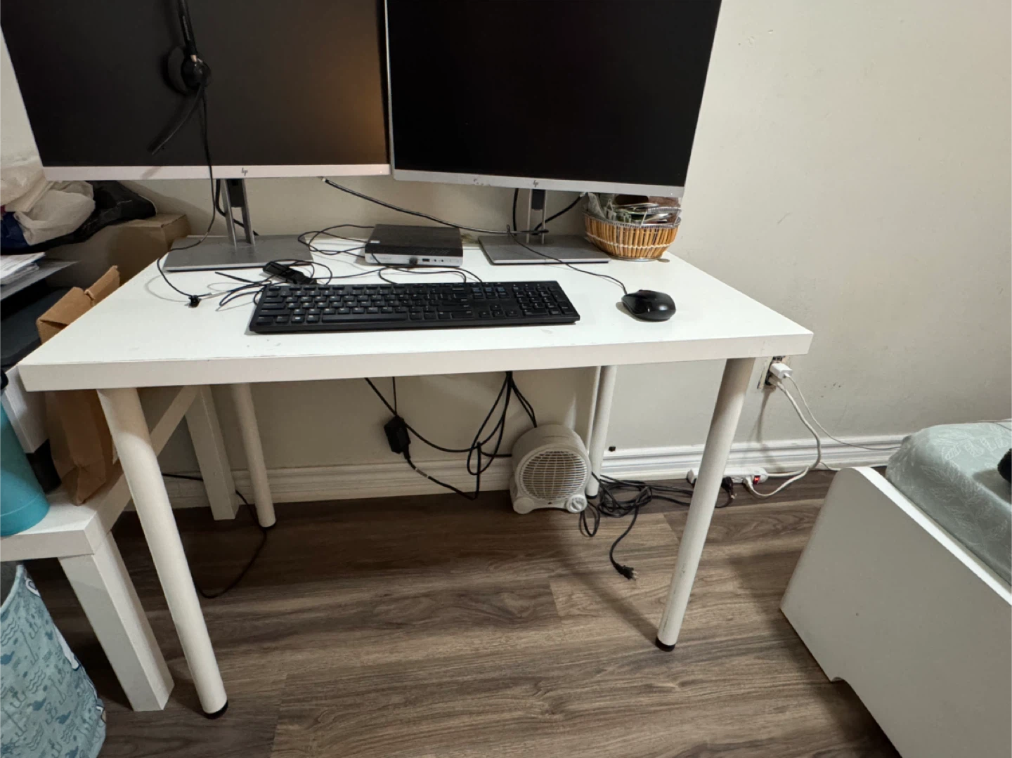 Moving out sale- White Desk from Ikea