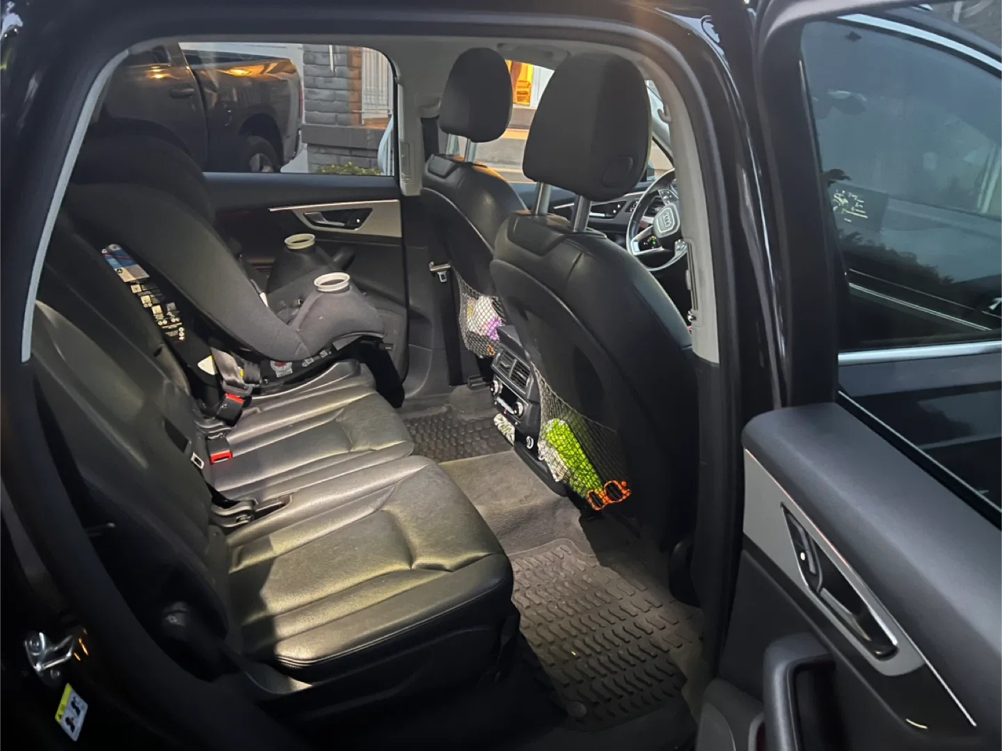 Audi Q7 SUV - Black Techniq 3.0 2018 image indicator(4)