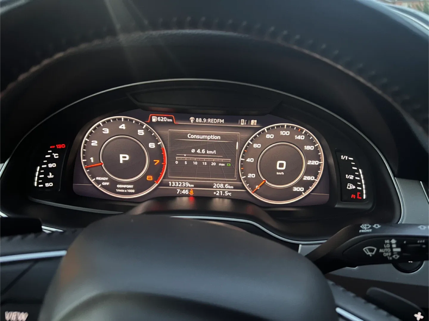 Audi Q7 SUV - Black Techniq 3.0 2018 image indicator(10)