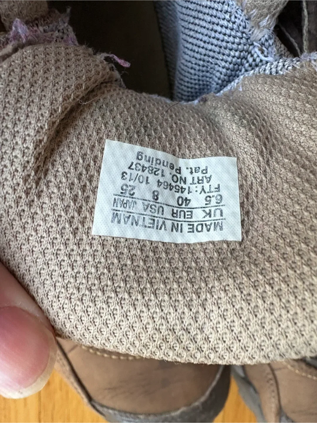 Women Salomon Hiking Boots - US Size 8 image indicator(3)