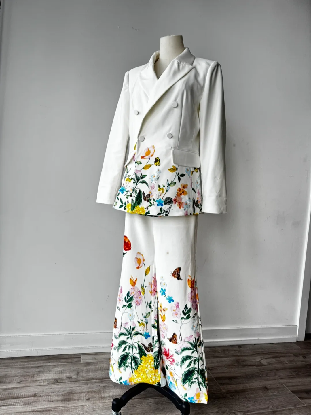 Floral White Suit thumbnail