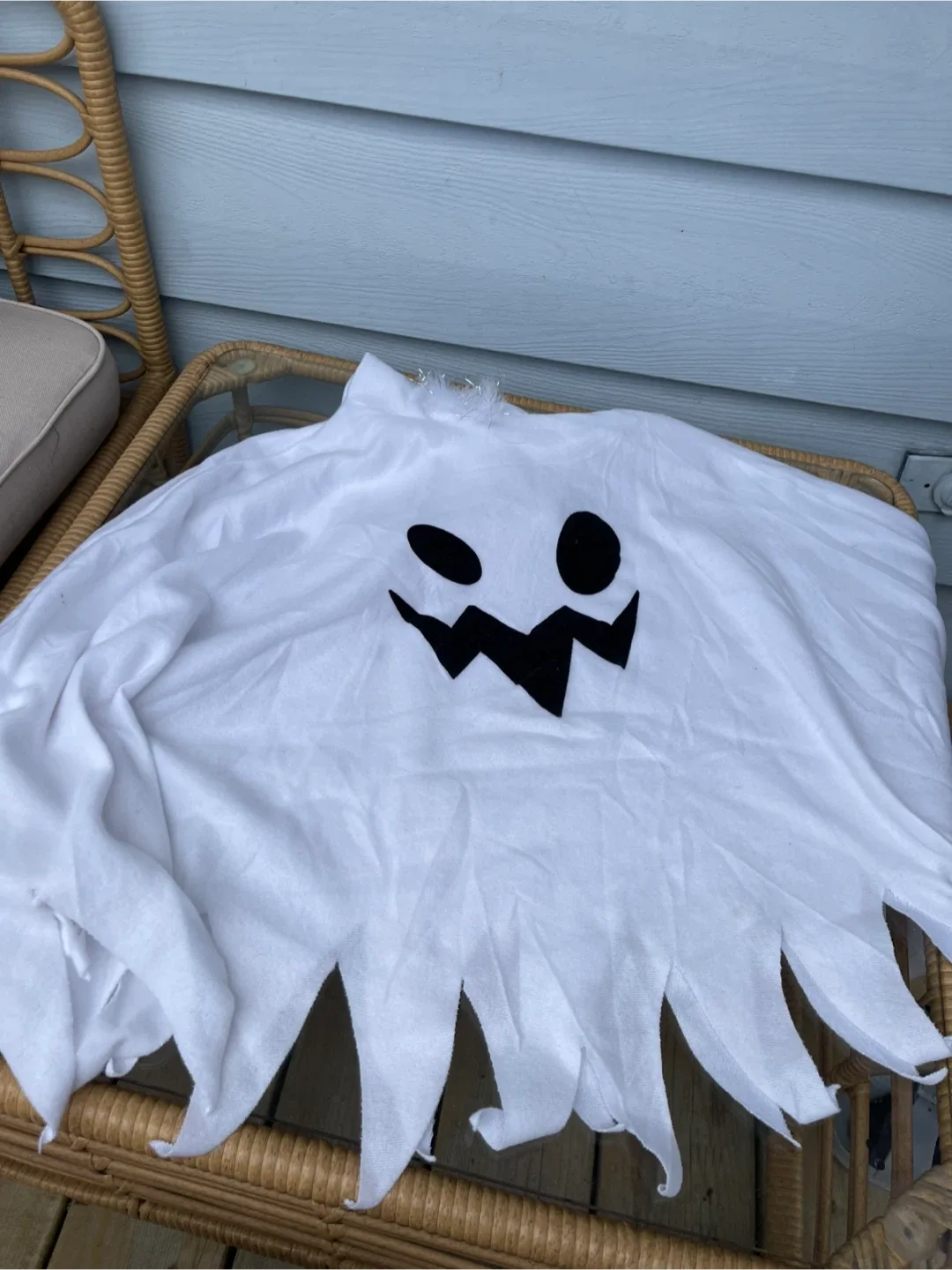 Ghost Costume - Halloween thumbnail